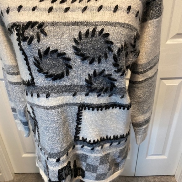 Women’s size M I B Diffusion pullover - Picture 2 of 7